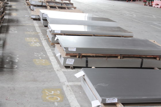 ASTM 300 Series Martensitic stainless steel ketahanan korosi lebar 1000 - 2000mm Polished Finish